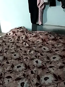 Snapshot of Pooja_Love143 chatting on 02-25-26, 06:23 Pooja Love143 online show from 02-25-26, 06:23