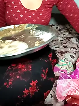 Snapshot of Pooja_Love143 chatting on 03-03-26, 06:41 Pooja Love143 online show from 03-03-26, 06:41