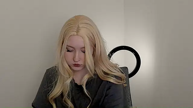 Stella MoonLight online show from 12-20-25, 04:36