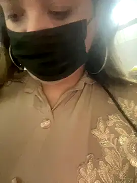 Snapshot of Sexness_xx69 chatting on 12-18-25, 03:51 Sexness xx69 online show from 12-18-25, 03:51