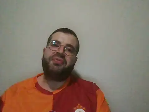 Snapshot of kkadam1 chatting on 04-20-26, 03:04 kkadam1 online show from 04-20-26, 03:04