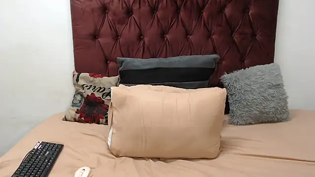 THICKBARBIE32 online show from 01-11-26, 06:24