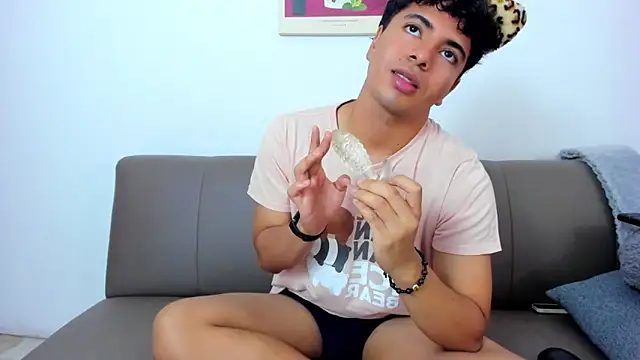 cherry blossom77 online show from 12-18-25, 12:33