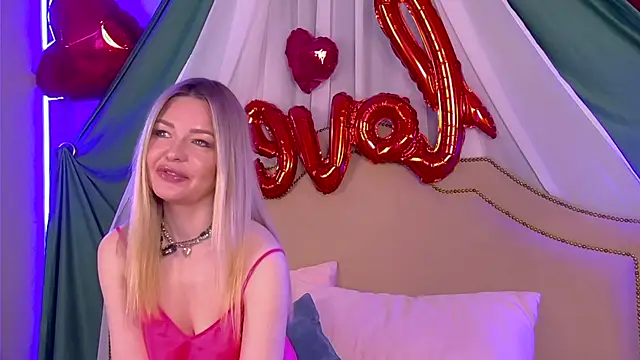 Snapshot of ToriCarter chatting on 02-10-26, 04:55 ToriCarter online show from 02-10-26, 04:55