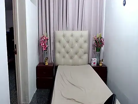 Shaneloveme online show from 12-22-25, 07:44