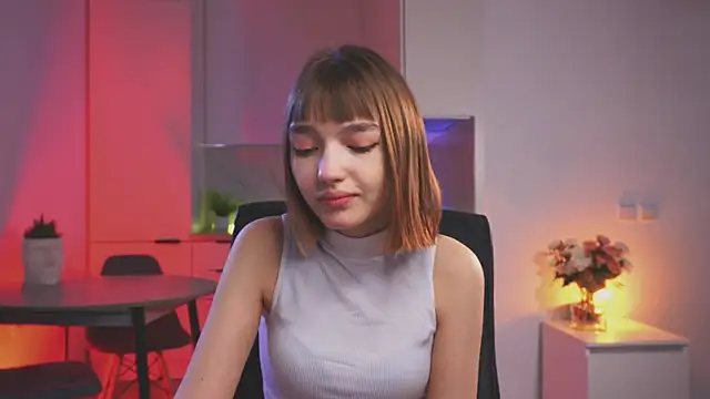 Leyla crsh online show from 04-15-26, 06:31