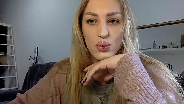 Snapshot of Mileriya chatting on 01-09-26, 01:47 Mileriya online show from 01-09-26, 01:47