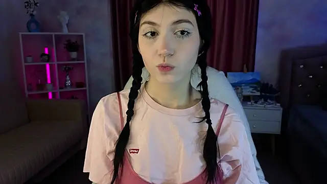 Mila Whelson online show from 02-20-26, 01:33