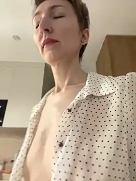 Snapshot of Sensual_Flower chatting on 02-01-26, 07:29 Sensual Flower online show from 02-01-26, 07:29