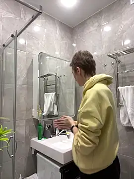 Snapshot of Sensual_Flower chatting on 02-12-26, 06:19 Sensual Flower online show from 02-12-26, 06:19