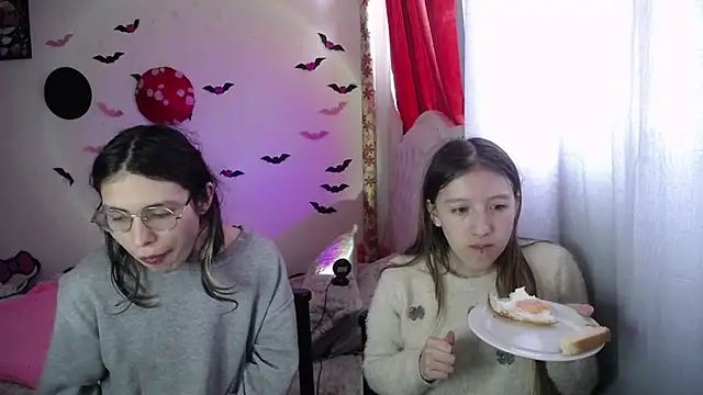 Briar y Blair online show from 03-28-26, 03:11