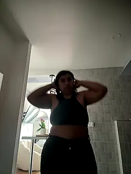 sophie-honey online show from 12-17-25, 02:01