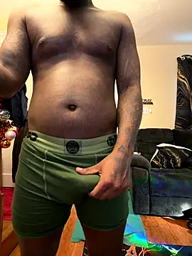 Snapshot of daddydarkskindikk chatting on 12-18-25, 06:25 daddydarkskindikk online show from 12-18-25, 06:25