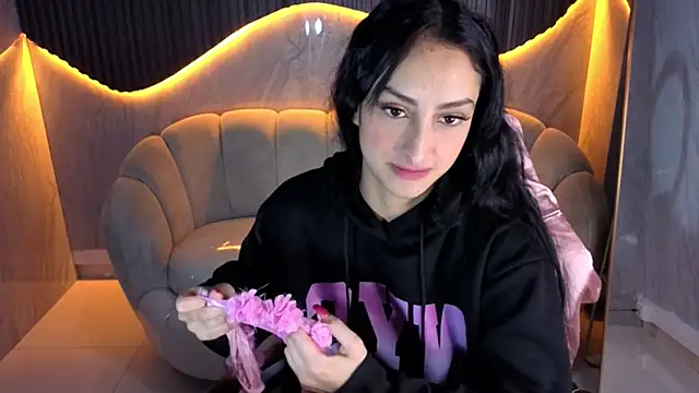 Tifany Tx online show from 03-25-26, 12:33