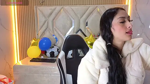 Snapshot of Tifany_Tx chatting on 07-11-26, 07:27 Tifany Tx online show from 07-11-26, 07:27