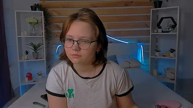 Mary Bryantt online show from 02-13-26, 01:23