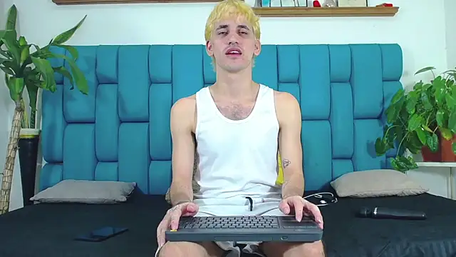 Snapshot of boy_Dirty_X chatting on 06-19-26, 05:23 boy Dirty X online show from 06-19-26, 05:23
