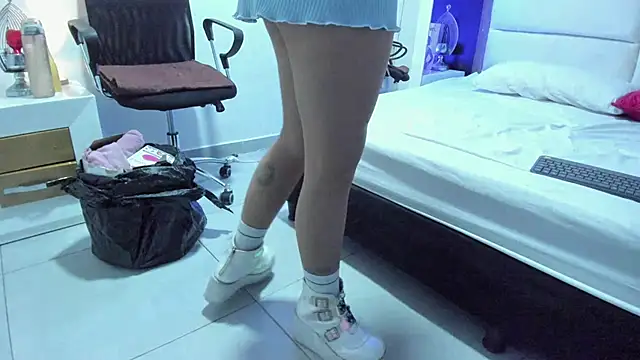 Snapshot of JuliMonroe19 chatting on 02-17-26, 12:45 JuliMonroe19 online show from 02-17-26, 12:45