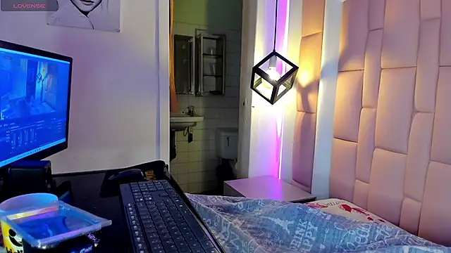 TaylerMiles online show from 01-15-26, 03:27