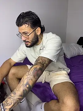 thedragonboyxxx online show from 02-02-26, 04:00