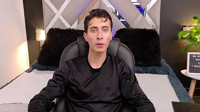 Ithan Skin online show from 01-13-26, 11:48