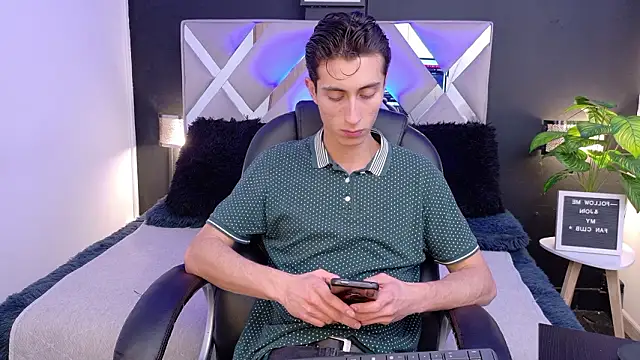 Ithan Skin online show from 01-19-26, 11:36