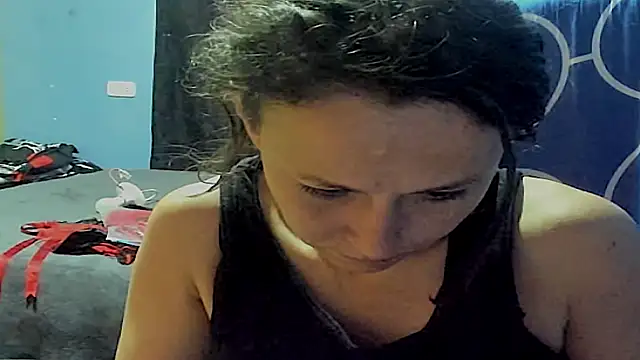 Snapshot of riquimona chatting on 02-26-26, 06:29 riquimona online show from 02-26-26, 06:29