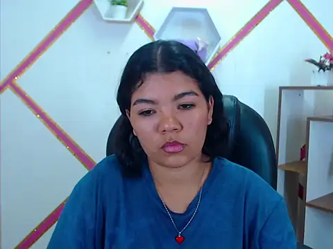 Heidy Colins online show from 12-18-25, 01:55