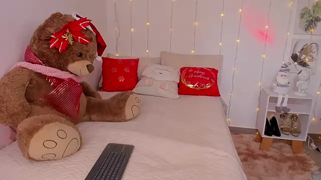 Snapshot of Lily_Hiill7 chatting on 12-17-25, 06:36 Lily Hiill7 online show from 12-17-25, 06:36