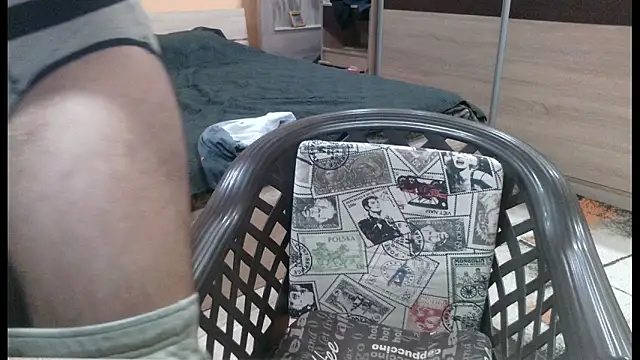 alieninhumanbody1 online show from 01-09-26, 02:14