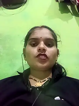 Snapshot of Uma_pande chatting on 12-21-25, 02:46 Uma pande online show from 12-21-25, 02:46