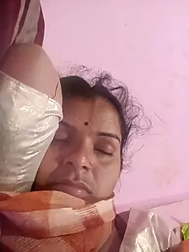 Snapshot of Uma_pande chatting on 02-04-26, 10:04 Uma pande online show from 02-04-26, 10:04