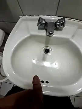 Snapshot of lucas1890 chatting on 01-09-26, 06:27 lucas1890 online show from 01-09-26, 06:27