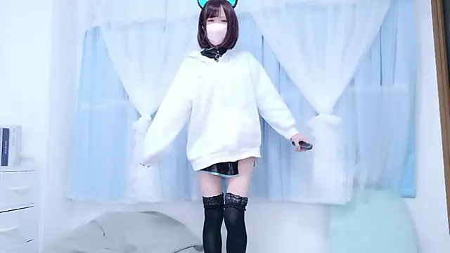 Snapshot of Nazuna_727 chatting on 04-30-26, 10:43 Nazuna 727 online show from 04-30-26, 10:43