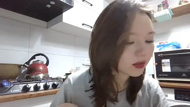 Snapshot of VelmaMaasch chatting on 12-18-25, 02:12 VelmaMaasch online show from 12-18-25, 02:12