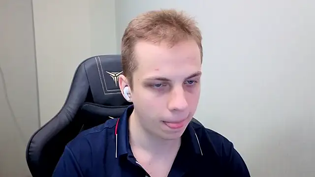 Snapshot of Markooaa chatting on 04-17-26, 08:12 Markooaa online show from 04-17-26, 08:12
