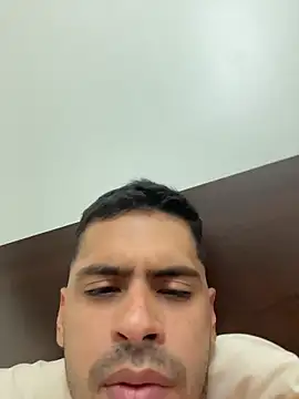 Snapshot of HotWhisper22 chatting on 12-20-25, 04:08 HotWhisper22 online show from 12-20-25, 04:08