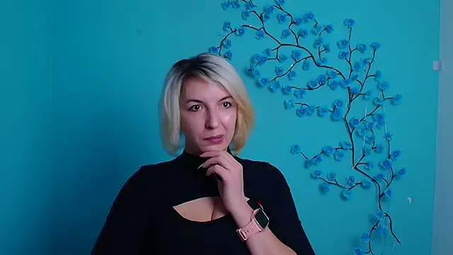 Lana Foxyy online show from 12-22-25, 06:49