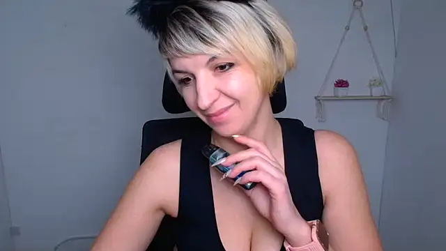 Lana Foxyy online show from 02-08-26, 07:45