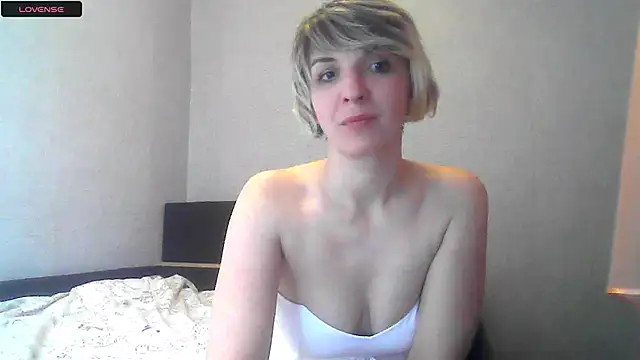 Snapshot of Lana_Foxyy chatting on 04-26-26, 07:33 Lana Foxyy online show from 04-26-26, 07:33