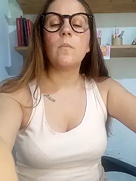 SofiEsteves online show from 02-17-26, 05:41