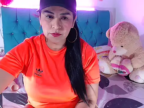 MarilynRoxy online show from 01-15-26, 05:01