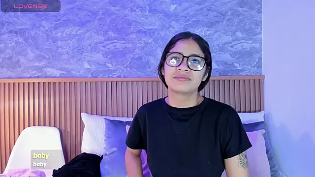 Snapshot of alina_souvage_ chatting on 02-01-26, 06:28 alina souvage online show from 02-01-26, 06:28