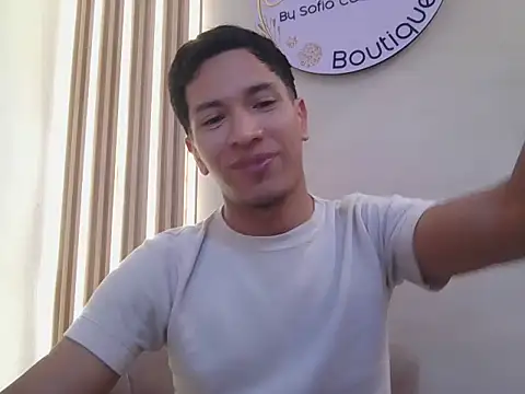 Snapshot of kracjunior chatting on 12-19-25, 07:54 kracjunior online show from 12-19-25, 07:54