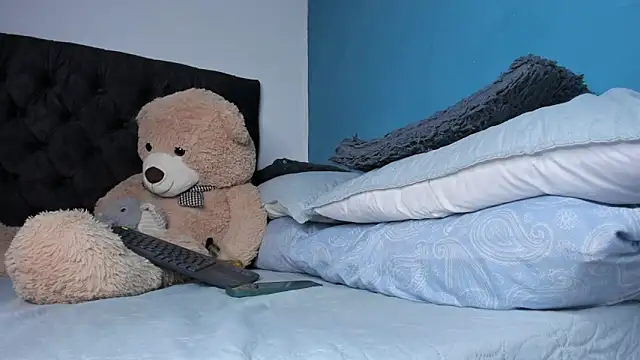 Mely Mel online show from 04-12-26, 02:05