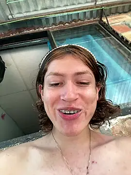 Snapshot of Koral_10 chatting on 06-14-26, 04:20 Koral 10 online show from 06-14-26, 04:20
