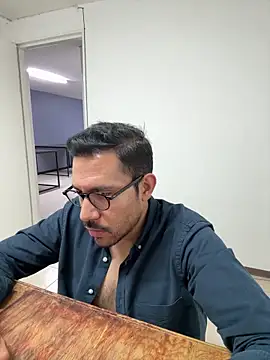 AdrianGarcia89 online show from 04-09-26, 06:19