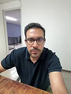 AdrianGarcia89 online show from 04-11-26, 03:22