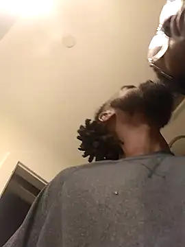 Snapshot of AverageAnt_ chatting on 02-15-26, 06:54 AverageAnt online show from 02-15-26, 06:54