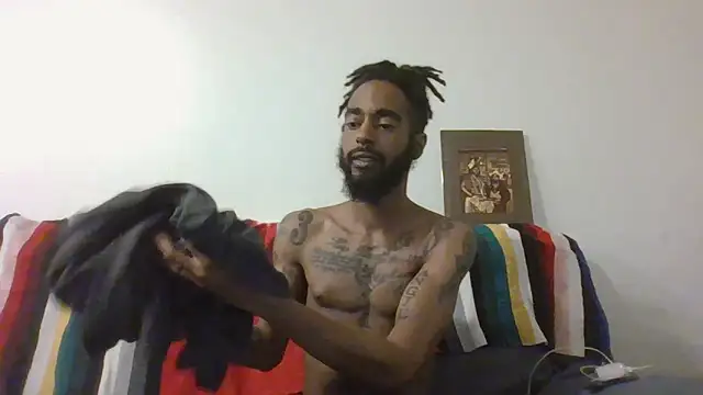 Snapshot of AverageAnt_ chatting on 02-18-26, 02:40 AverageAnt online show from 02-18-26, 02:40